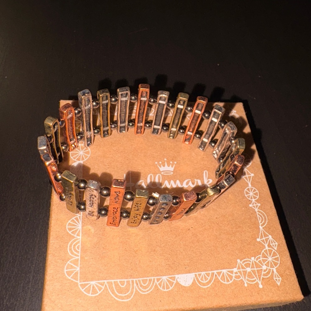 💎3/$6 jewelry Tri color bracelet